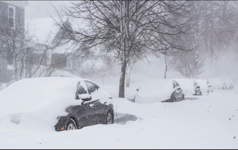 El clima gélido continúa cubriendo gran parte del país, alterando los planes de viaje de vacaciones de Navidad de millones de personas. EFE / J. Wright
