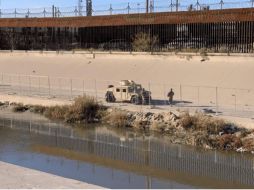 A pesar de la malla ciclónica los migrantes no dejan de llegar a la frontera. SUN