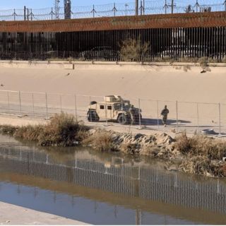 Alargan malla ciclónica en la frontera de El Paso con Ciudad Juárez