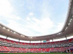 Las malas condiciones del terreno de juego del Estadio Jalisco fueron suficiente razón para determinar que la Final de la Copa Sky sea en el Estadio Akron. IMAGO7