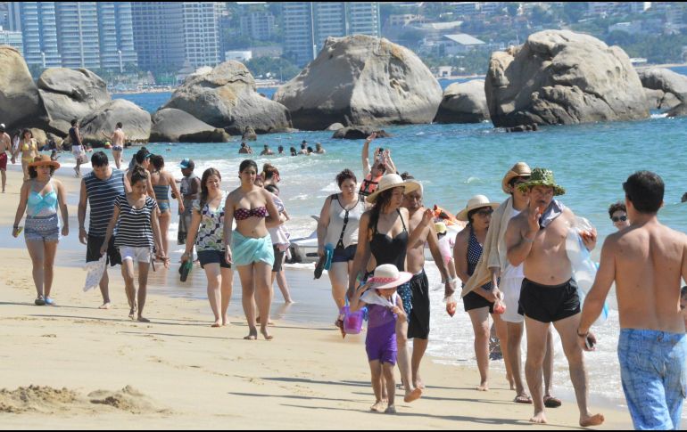 En el primer año de labores, los trabajadores tendrán derecho a 12 días de vacaciones gracias a la reforma de ley. Archivo
