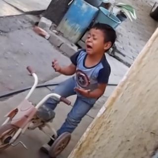 Niño se vuelve viral por interpretar con sentimiento canción de Amanda Miguel