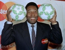 Habrá un velorio masivo en el estadio de futbol. AFP