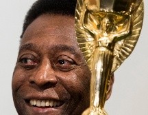 Su forma hacía referencia a la diosa griega Niké, deidad de la victoria y el diseño y la confección del trofeo, constató de unos 30 centímetros de alto y de 4 kilogramos. EFE / ARCHIVO