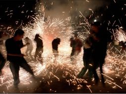 Los elementos de la pirotecnia y los fuegos artificiales contribuyen significativamente a empeorar la calidad del aire. SUN / ARCHIVO