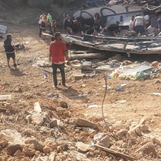 Se vuelca camión de pasajeros en autopista a Nayarit; hay lesionados