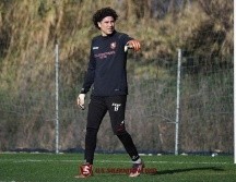 Guillermo Ochoa se sigue adaptando a su nuevo equipo el Salernitana. Twiiter/@OfficialUSS1919