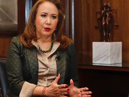 López Obrador acusó que quienes culpan de plagio a la ministra de la Corte (SCJN) Yasmín Esquivel (foto) están metidos en actos de corrupción. SUN / ARCHIVO