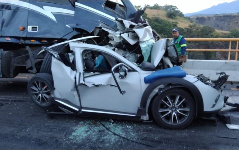 Ayer ocurrió un accidente en la Autopista Guadalajara-Colima, el cual dejó dos mujeres muertas y una lesionada. ESPECIAL
