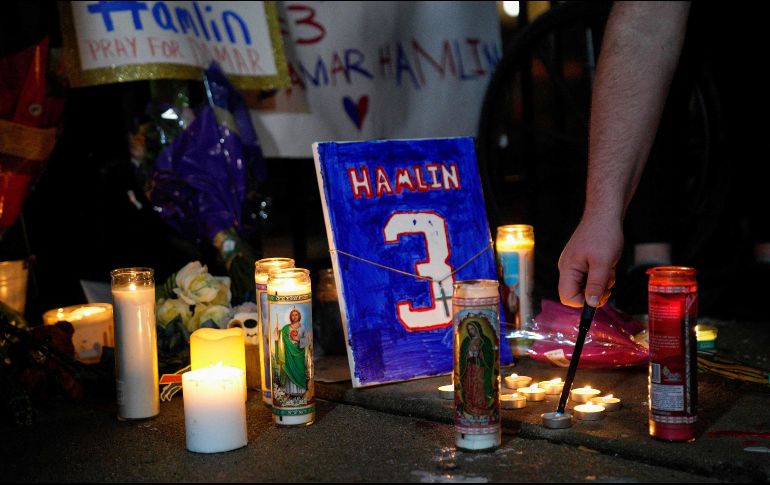 Aficionados piden por la pronta recuperación del jugador. AFP/JEFF DEAN