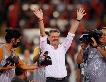 Luego de la salida de Cocca a la Sultana del Norte, el elegido por la directiva rojinegra para tomar el puesto de entrenador fue el mexicano Benjamín Mora. EFE / ARCHIVO