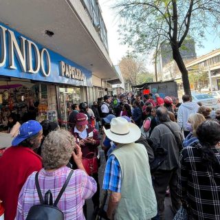 Se registra caos en bancos del Bienestar en primer día de pagos