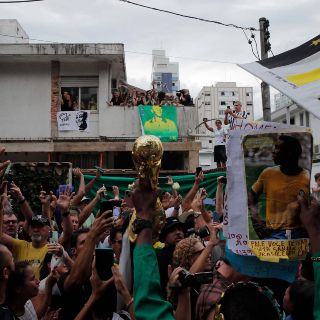 Astros brasileños son severamente criticados por no asistir al funeral de Pelé