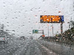 Los vientos son de hasta 70 kilómetros por hora y las lluvias son intensas. AFP
