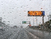 Los vientos son de hasta 70 kilómetros por hora y las lluvias son intensas. AFP