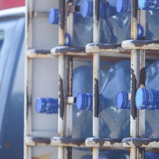 Inflación: Tapatíos resienten alza en precio de agua de garrafón