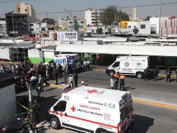 Fotografía que muestra los servicios de emergencia en el área, tras un choque por alcance de vagones en un túnel de la Línea 3 del Metro, en la Ciudad de México. EFE / S. Gutiérrez