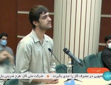 Una captura de televisión tomada de la televisión estatal iraní muestra a Mohammad Mahdi Karami asistiendo a una audiencia judicial en Karaj. EFE/IRINN
