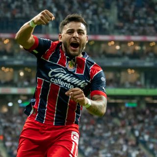 Para rayas las rojiblancas: Chivas le pega a Rayados en Monterrey