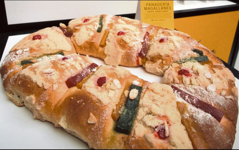 Panadería Magallanes. La tradicional, elaborada con levadura, azúcar, una pizca de sal, harina de trigo, huevo y como ingrediente principal la mantequilla, decorada con cerezas, membrillo de fruta natural, pasta fina y azúcar glass. EL INFORMADOR/F. González