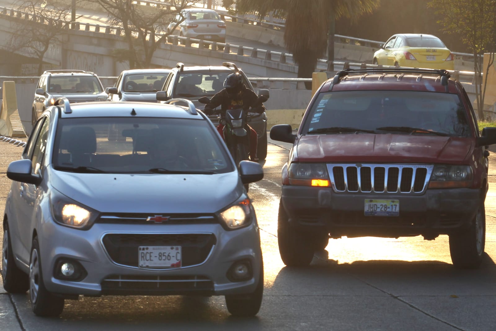 Desde tempranas horas de este lunes, usuarios en redes sociales denunciaron tráfico vehicular en avenidas como Adolfo López Mateos. EL INFORMADOR/A. Camacho