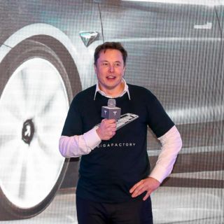 Elon Musk genera controversia con el sistema Autopilot de Tesla