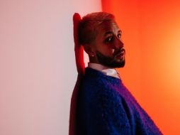 Escucha "Blackout", lo más reciente de Mora