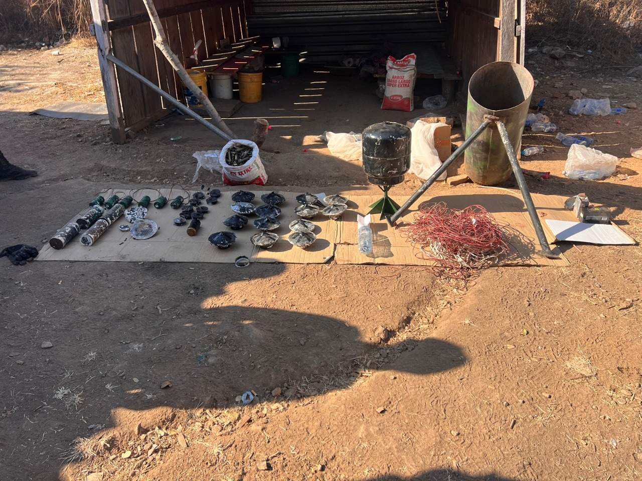 Con este confiscamiento, se suman un total de 50 explosivos.  CORTESÍA/SSE