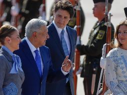 El Presidente Andrés Manuel López Obrador recibió al canadiense Justin Trudeau en el Aeropuerto Felipe Ángeles. EFE/I. Esquivel