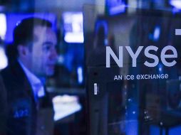 Dos de los tres principales índices terminaron en números rojos este lunes. AP/S. Wenig