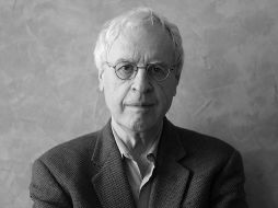Charles Simic nació el 9 de mayo de 1938 en Belgrado, Serbia, entonces parte de Yugoslavia. ESPECIAL