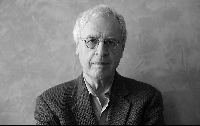 Charles Simic nació el 9 de mayo de 1938 en Belgrado, Serbia, entonces parte de Yugoslavia. ESPECIAL