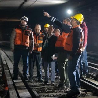 Claudia Sheinbaum recorre la Línea 3 del Metro, donde chocaron trenes