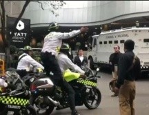 El agente que encabeza la formación insiste en que va al hotel Marriot y trae “al de Canadá”. ESPECIAL