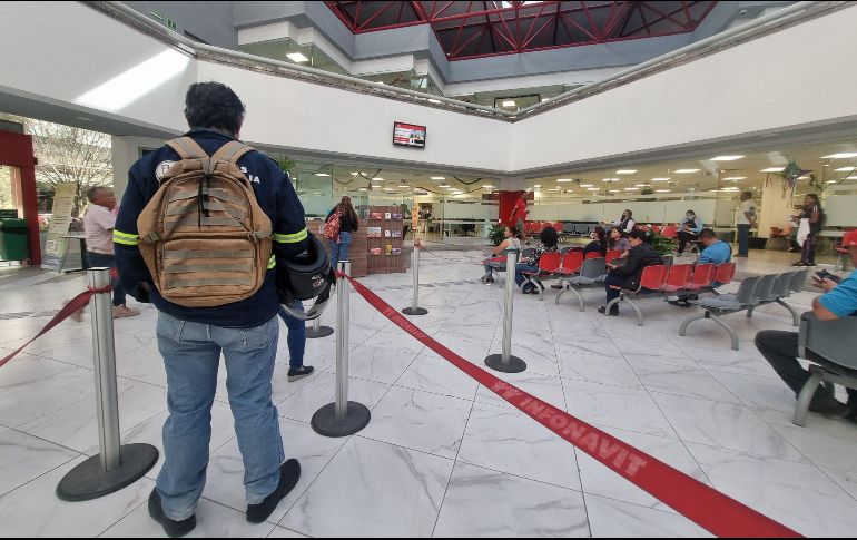 Si existen dudas sobre el trámite, el Infonavit asesora a las y los acreditados en sus 89 Centros de Servicio en todo México. EL INFORMADOR / ARCHIVO