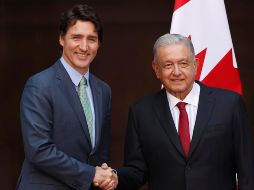 Andrés Manuel López Obrador, junto al primer ministro de Canadá Justin Trudeau, hoy en el Palacio Nacional en Ciudad de México. EFE/ J. Méndez