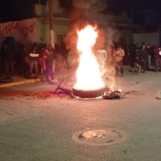Queman motopatrulla y atacan a policías en Rafael Delgado, Veracruz