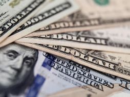 El dólar cotiza en 18.99 pesos, una ganancia de 0.3% u ocho centavos con relación al martes. EFE/ARCHIVO