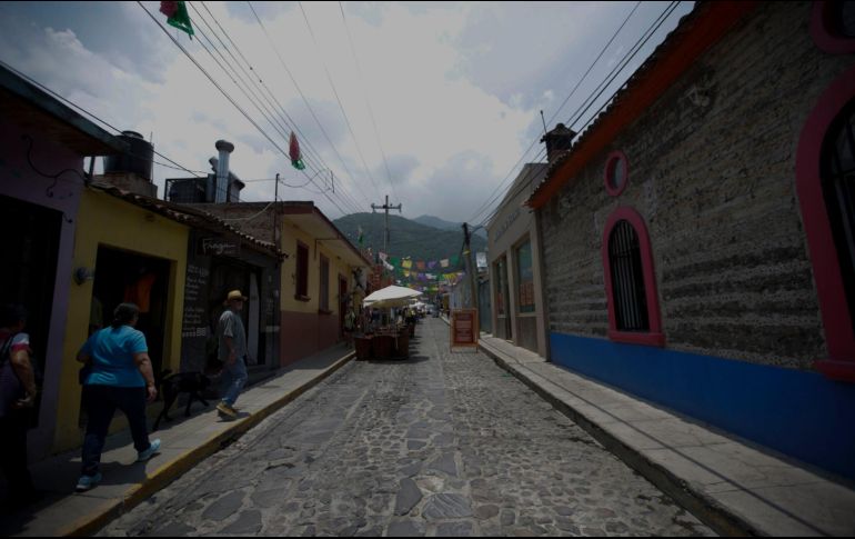 Evalúan medidas para combatir el problema del congestionamiento en Ajijic. EL INFORMADOR/ARCHIVO