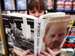 Las memorias del príncipe Harry, “En la sombra”, baten récord de ventas. EFE