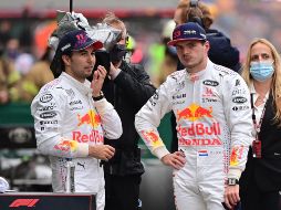 El piloto que más pagará por la renovación será Max Verstappen, compañero de Checo Pérez en Red Bull. AFP / ARCHIVO