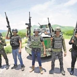 Cártel de "El Mencho" obliga a personal de CFE a transportar sus armas