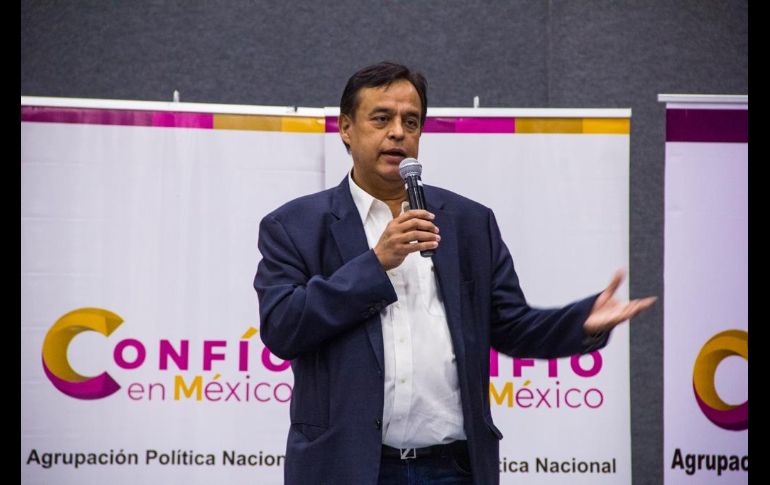 Salvador Cosío estuvo presente en el foro organizado por la agrupación Confío En México.
