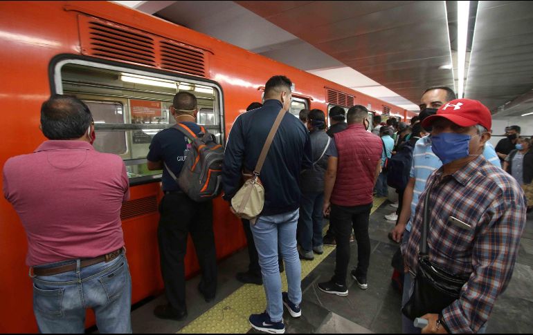 Usuarios del Metro se dijeron sorprendidos tras el hecho. SUN/Archivo