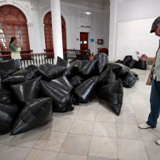 ¡Tiembla, Picasso! Artista cubano expone bolsas de basura infladas por esta razón