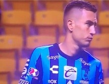 Todo parecía comenzar de manera normal cuando de repente en el intro para iniciar el en vivo se escuchó de fondo la voz del comentarista que dijo: 