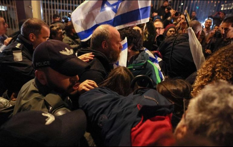 Las manifestaciones fueron convocadas por la organización anticorrupción Banderas Negras. AFP/J. Guez