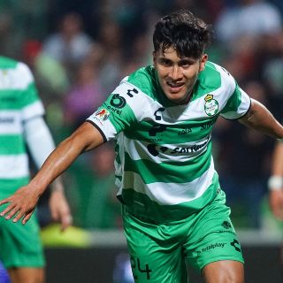 Santos Laguna golea a Pumas