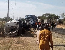 De acuerdo con un testigo, el autobús se había desviado para esquivar a un burro, lo que ocasionó el accidente. AFP/O. Diop