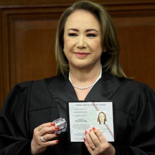 La SEP no está facultada para cancelar título de Yasmín Esquivel: Segob